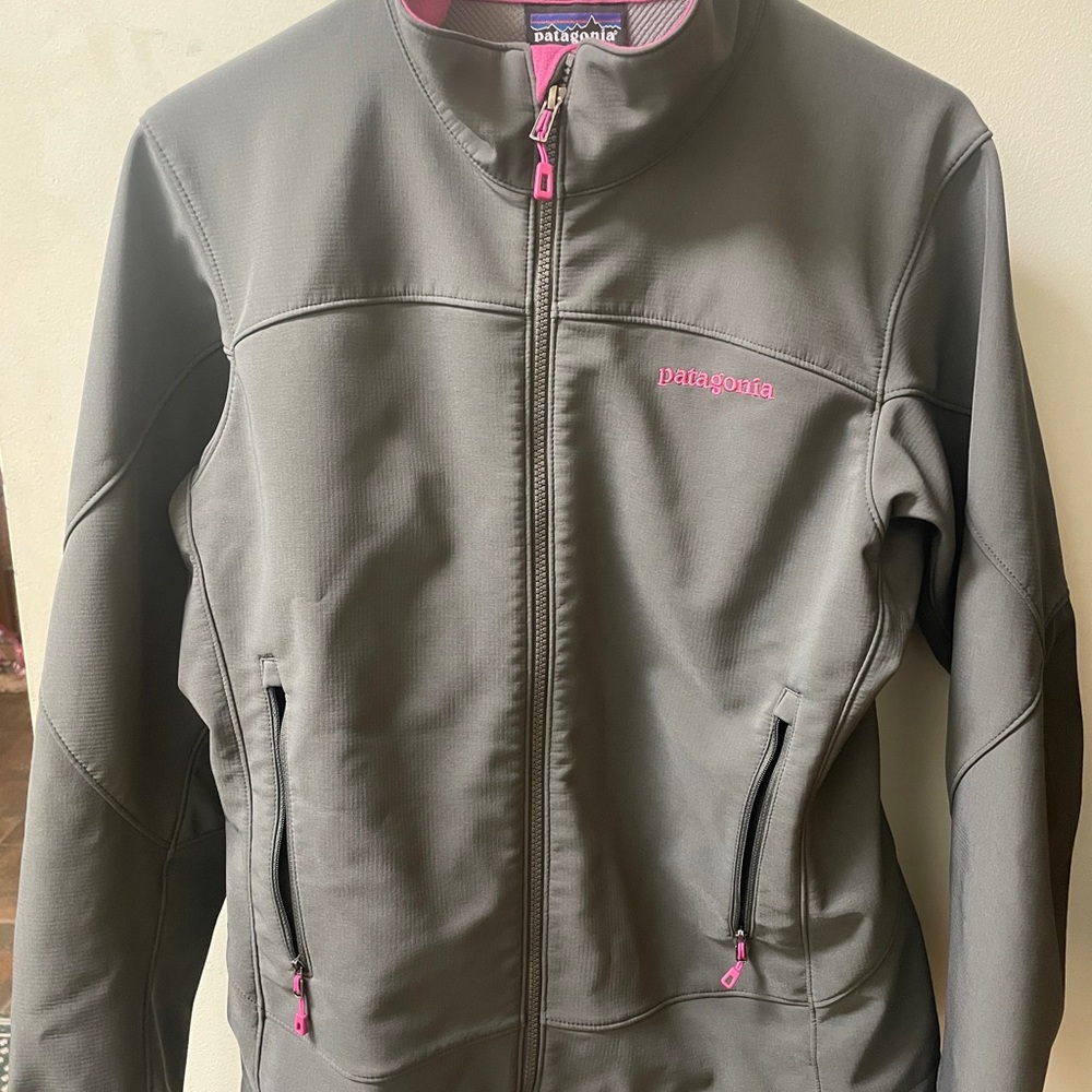 Size Medium Ladies Patagonia Polartec windbreaker